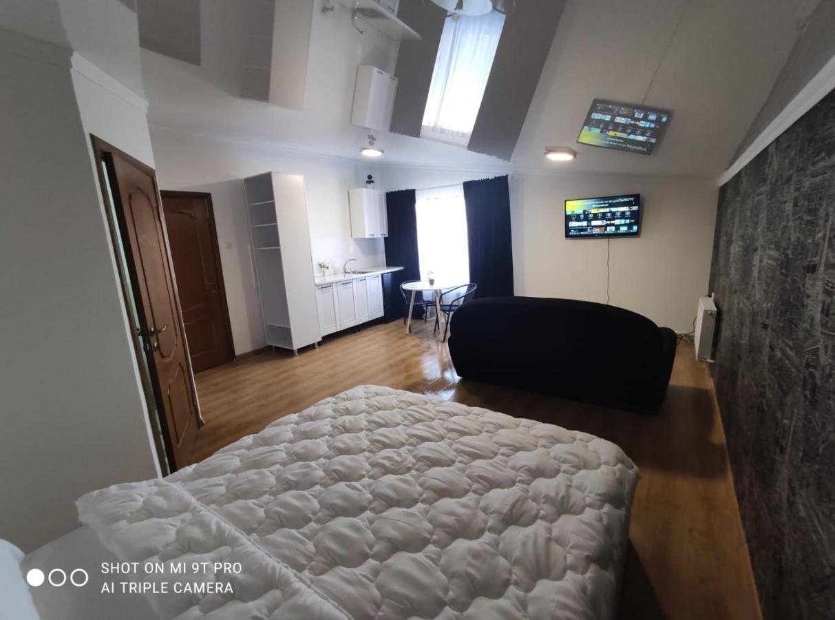 Studio In The Center City 基希讷乌 外观 照片