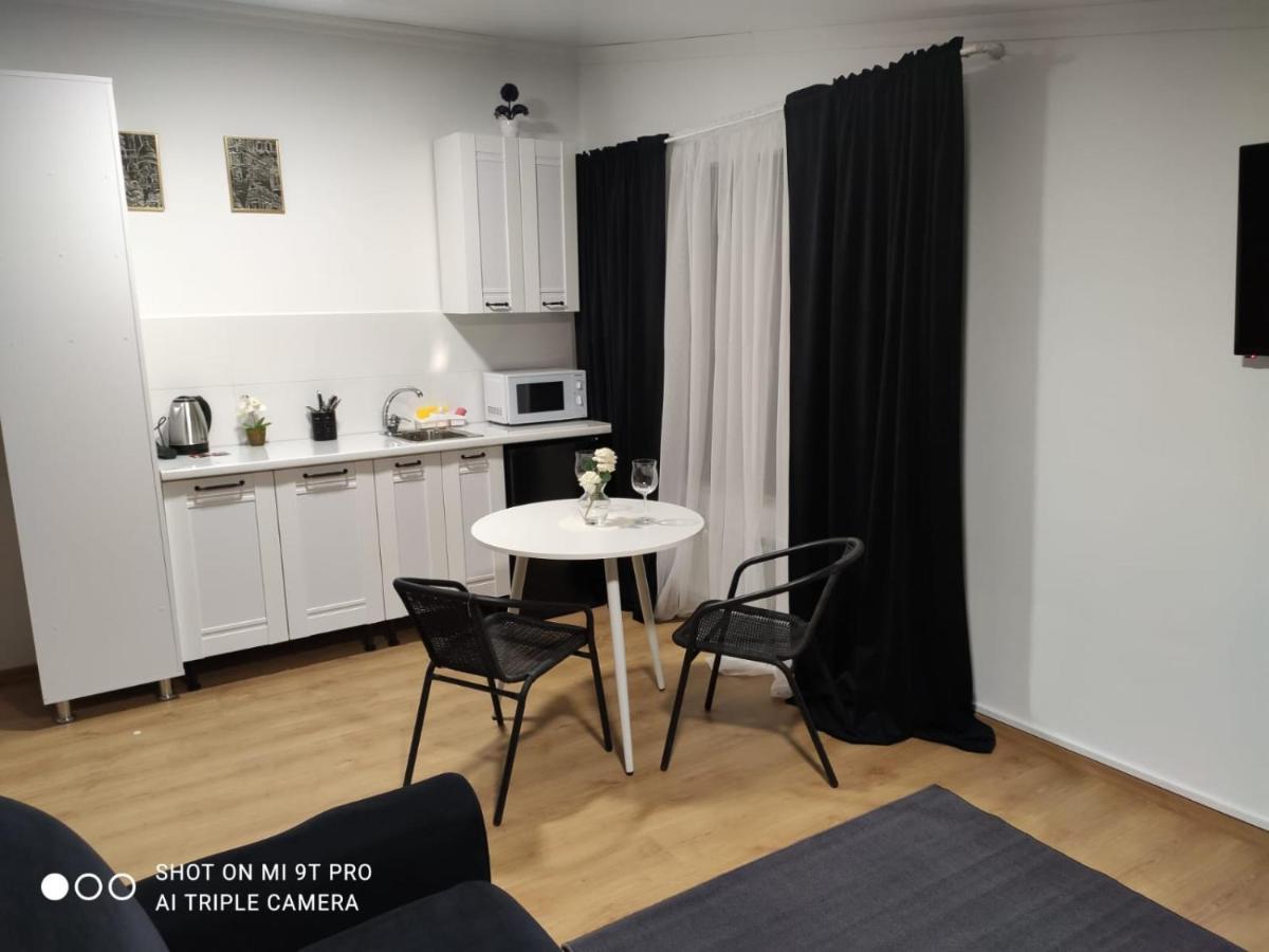 Studio In The Center City 基希讷乌 外观 照片